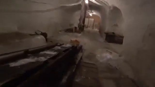 Ледник где хранят рыбу, 1500 метров под землей смотреть онлайн