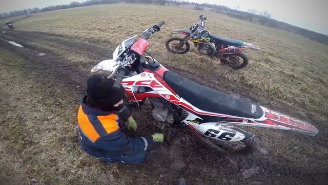 По лайту как всегда не получилось!😁 #endurolomonosov P.S. Не катайтесь без экипировки 😬