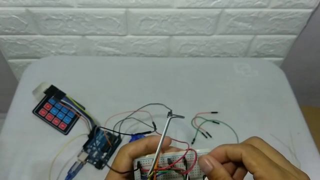 Mekatronika UAS- Sistem Kendali Otomatis Automatic Pet Feeder Berbasis Arduino Universitas Pancasil