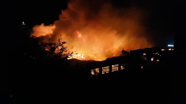 Горит хитрый рынок смотреть онлайн