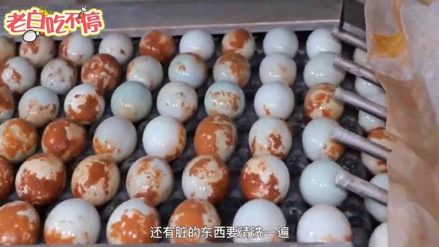 山东淄博兄弟俩卖鸭蛋，红泥腌35天红茶烤6小时，旺季日卖20万颗 смотреть онлайн