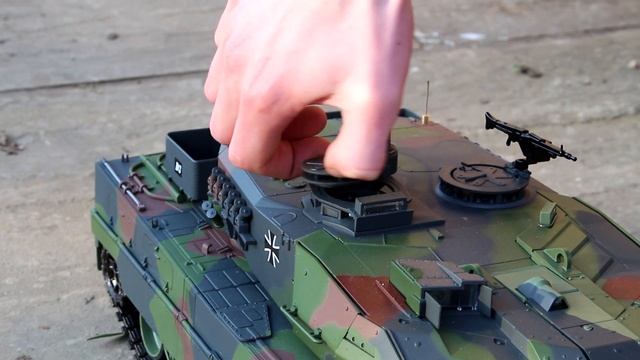 1:16 scale Leopard 2A6 remote control model kit смотреть онлайн