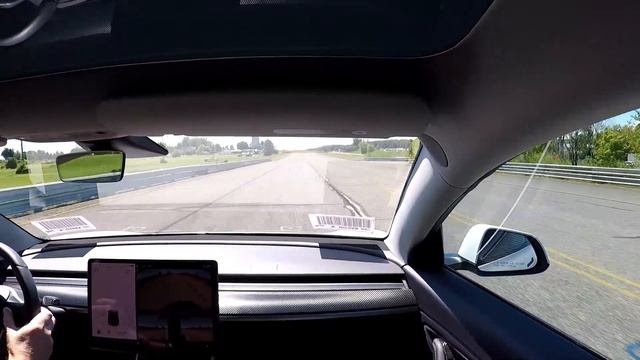 Nice solo run, 2020 Tesla Model 3 LR with Acceleration Boost, 1/4 mile смотреть онлайн
