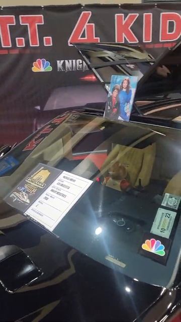 K.I.T.T from Knight Rider смотреть онлайн