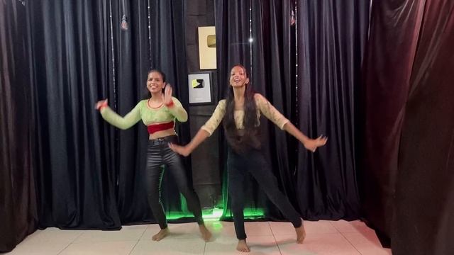 Badal Barsa Bijuli Sawan Ko Pani | Instagram Trending Song | Dance Cover смотреть онлайн