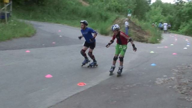 юные горнолыжники(тренер С.Сергеев ) на роликах смотреть онлайн