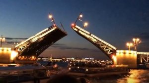 Развод мостов в Санкт-Петербурге