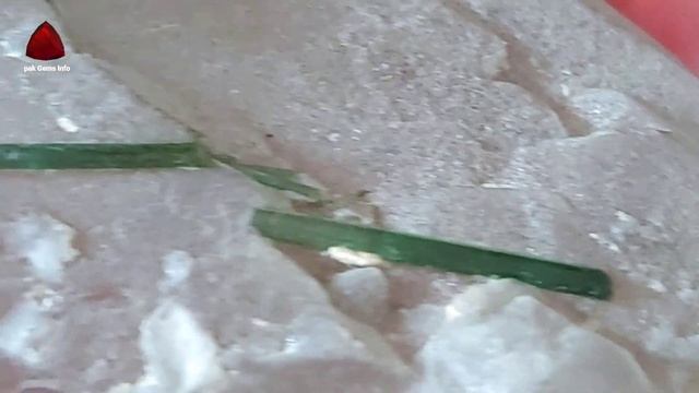 Tourmaline crystal and Quartz crystal | Green Tourmaline and Quartz Crystal смотреть онлайн