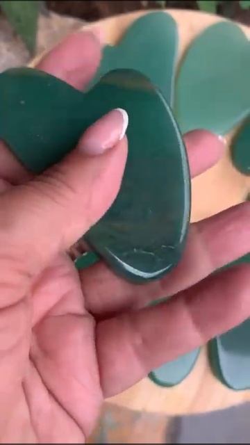 Gua Sha, Massageador Facial Quartzo Verde смотреть онлайн