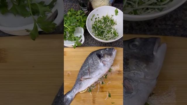 Фаршированная Дорадо😋#дорадо #запеченнаярыба #новогодний_стол смотреть онлайн