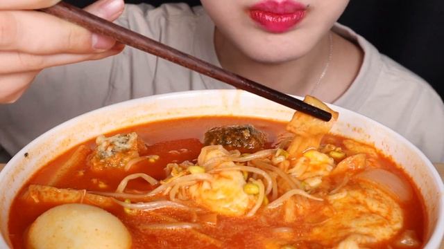 SUB) ASMR 아삭아삭, 콩나물 치즈 떡볶이 먹방! KOREAN FOOD, CHEESE TTEOKBOKKI MUKBANG! EATING SOUNDS смотреть онлайн