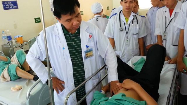 Thăm Khám Một Bệnh Nhân Bị Tắc Ruột