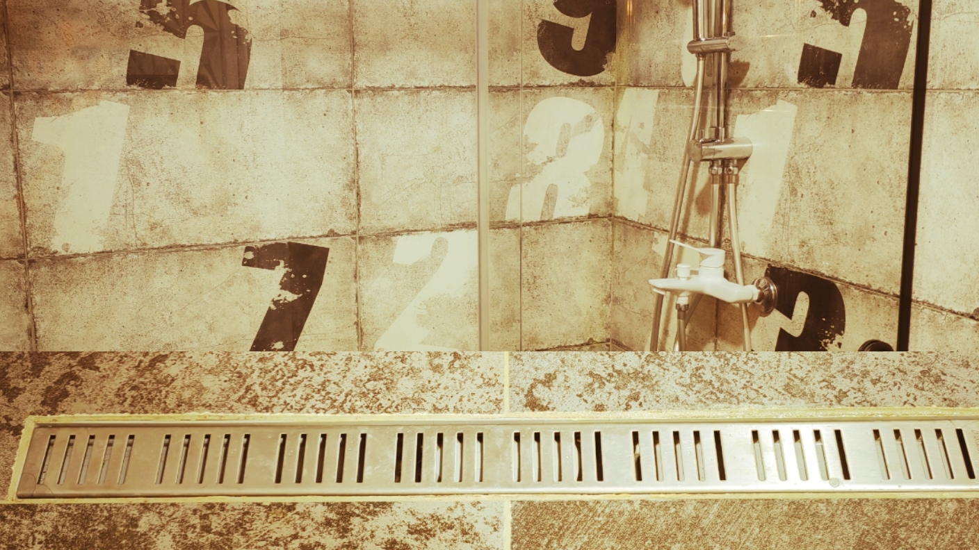 Забилась душевая. Прочистка душевого трапа (стока)! смотреть онлайн