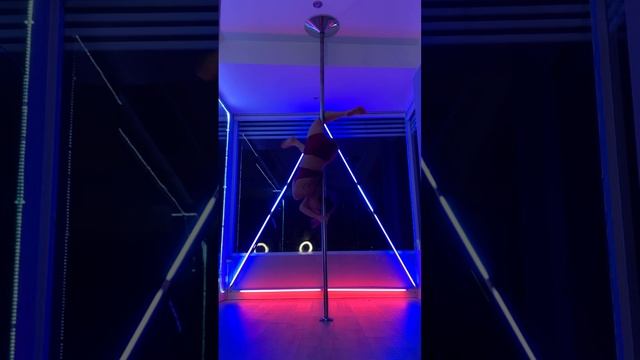 OXYGEN Winona oak&Robin Schulz/PoleDance Intermediate смотреть онлайн