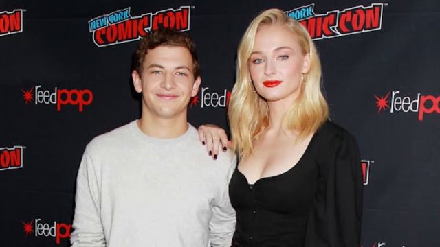 Sophie Turner Lifestyle/Bioraphy 2021 - Age | Networth | Family | Affairs | Houses | Cars | Pets