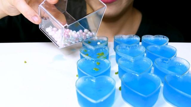 ASMR JELLY MUKBANG 파란색 이온 음료 곤약젤리 먹방 blue ionic beverage powerade konjac jelly dessert eating 파워에이드 смотреть онлайн