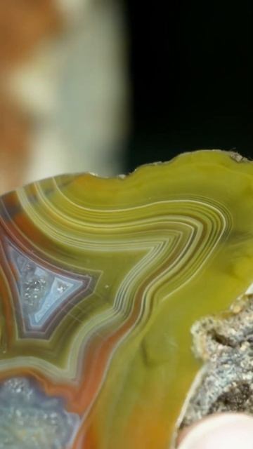 Crazy shadow banding on agate from Australia! смотреть онлайн