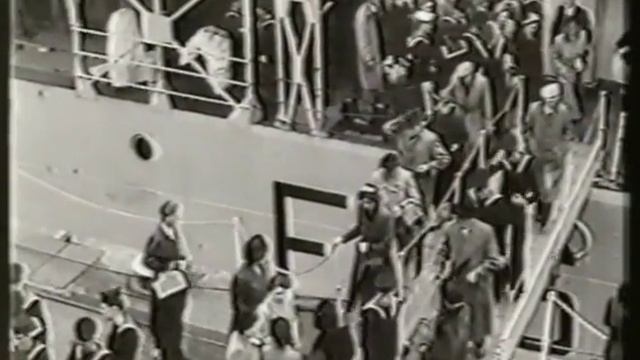 H.M.S. Amethyst, home at last.wmv смотреть онлайн