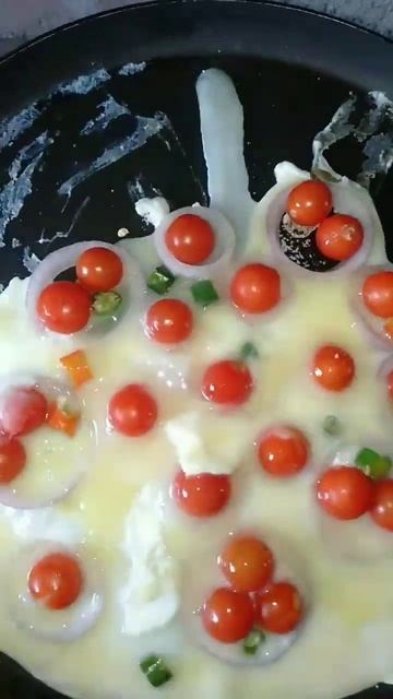 Onion & Tomato Ring Omlette 🤤🤤🤤 / Stylish Omlet Recipe #recipe #youtubeshorts #shortsvideo #shorts смотреть онлайн