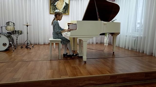 Офицерова Вера, Беллман "Пастушка", Майкапар "В кузнице" смотреть онлайн