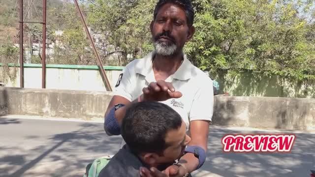 ASMR Индийский массаж головы на улице от Раджу Барбера ｜ Секрет полного расслабления ｜ ASMR смотреть онлайн