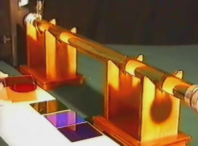 Физика. Опыты. Физическая оптика. Частотная зависимость коэффициента рассеяния смотреть онлайн