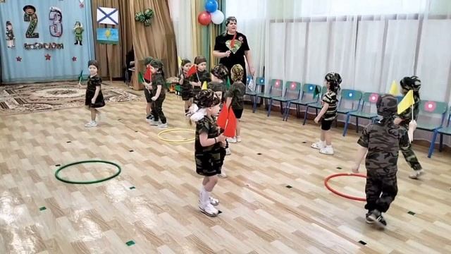 🎉🇷🇺⭐️ Младшей группы отряд🌟 - встретить праздник очень рад!⭐️🇷🇺🎉 смотреть онлайн