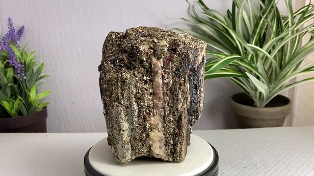 Turmalin (Schörl) mit Muskovit aus Brasilien - Bruchstück смотреть онлайн