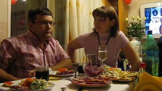 РОЗОВАЯ Свадьба. 10 лет смотреть онлайн