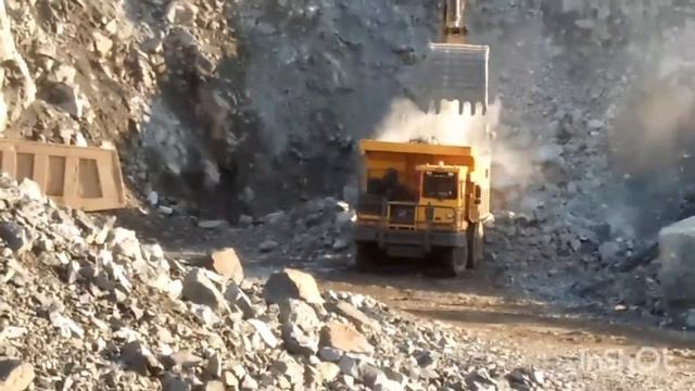 DRIVING TONLY 855 dump truck kerja batu besi смотреть онлайн