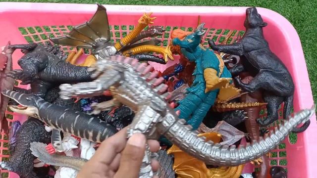 Hunting found godzilla, shin godzilla, kingkong, king ghidorah, skar king, megalodon, skibidi смотреть онлайн