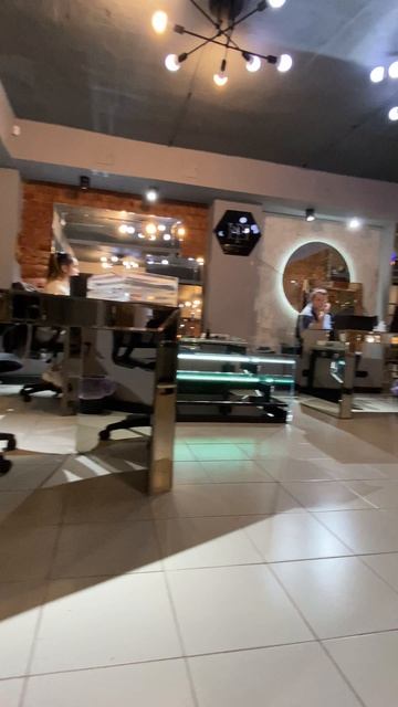 Зеркальная мебель в нашем офисе