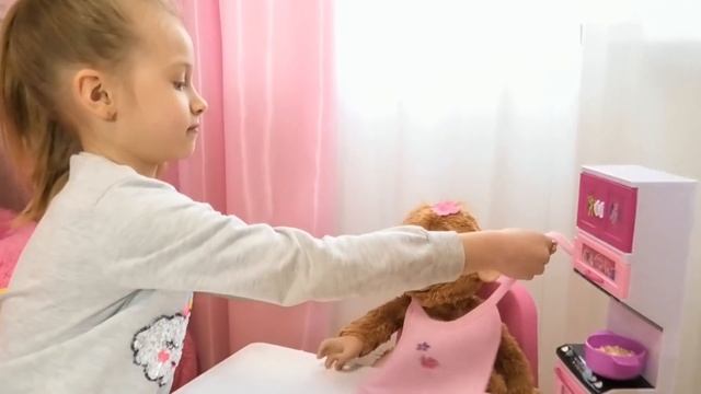 Taking care of Baby Doll Monkey Toy by Sonya смотреть онлайн