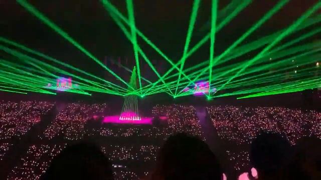 BLACKPINK - Tokyo Dome Pink Ocean смотреть онлайн