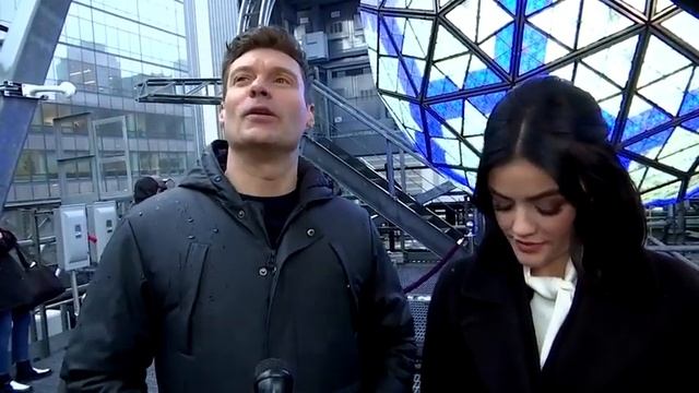 New Year's Eve hosts share a wish for the new decade смотреть онлайн