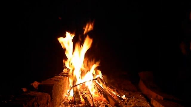 Дома у костра, вспомнил школьные походы. смотреть онлайн