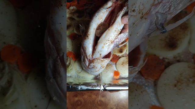 риба: Сом запечений в Духовці з Овочами смотреть онлайн