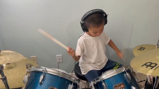 "Coffin Dance" (aka "Astronomia") drum cover - Aiden 7 years old смотреть онлайн