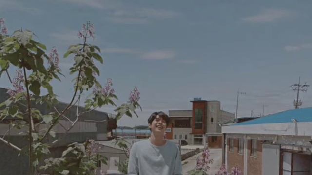 Doyoung singing “Let’s go see the stars” смотреть онлайн