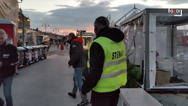 Troppa bora a Trieste: l'annuncio della chiusura del Villaggio Barcolana смотреть онлайн