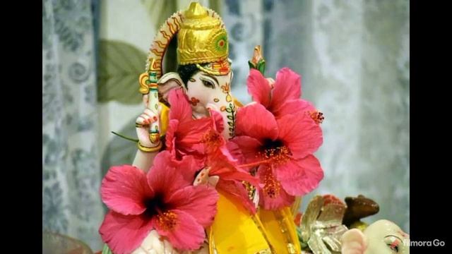 फूल का मूर्ति या फोटो से गिरना एक ईश्वरीय संकेत है. इस संकेत के द्वारा ईश्वर कुछ बताना चाहते हैं. смотреть онлайн