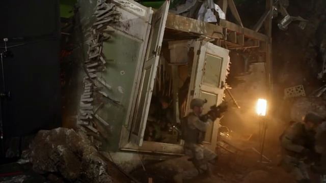 Aaron Taylor Johnson & Gareth Edwards talk Godzilla to Into Film смотреть онлайн
