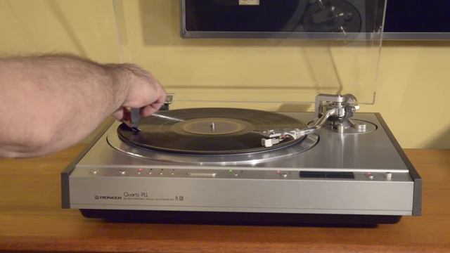 Pioneer PL-630 Turntable Demo смотреть онлайн