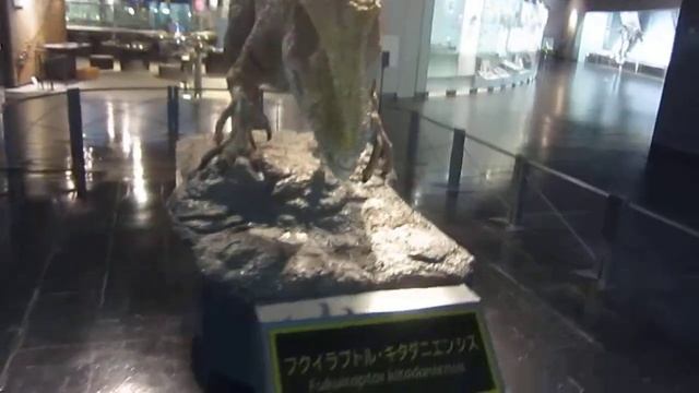 福井県立恐竜博物館 - Fukuiraptor kitadaniensis(フクイラプトル) смотреть онлайн