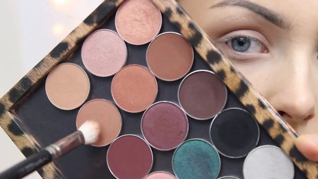 How i blend my eyeshadows | Holographic look смотреть онлайн