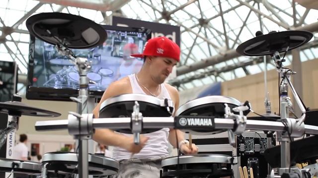 Tim Ivanov. Drum solo with people at NAMM Musikmesse Russia 2012 смотреть онлайн