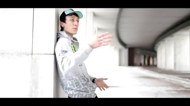 Парень нереально круто читает рэп! Жесть! Посмотрите! Голос супер! смотреть онлайн