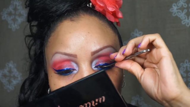 Coral with pop of blue using #starcrushed mineral pigments. смотреть онлайн