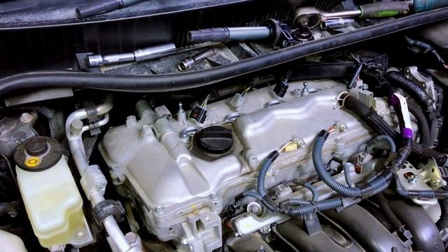 Правильная замена свечей зажигания Тойота Виш. смотреть онлайн