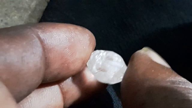 Raw Rough uncut diamond (sunlight testing) смотреть онлайн
